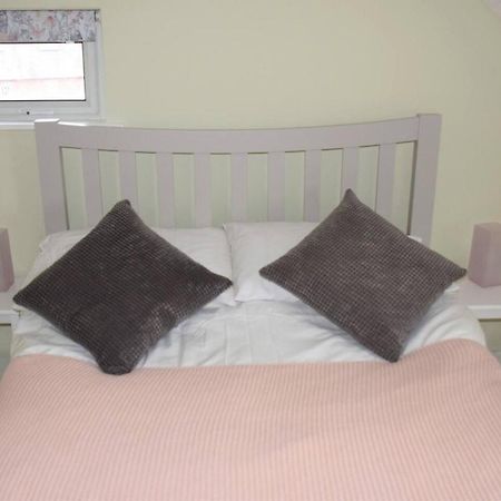 Charming 3-Bed Apartment In Talgarth Powys Brecon Esterno foto