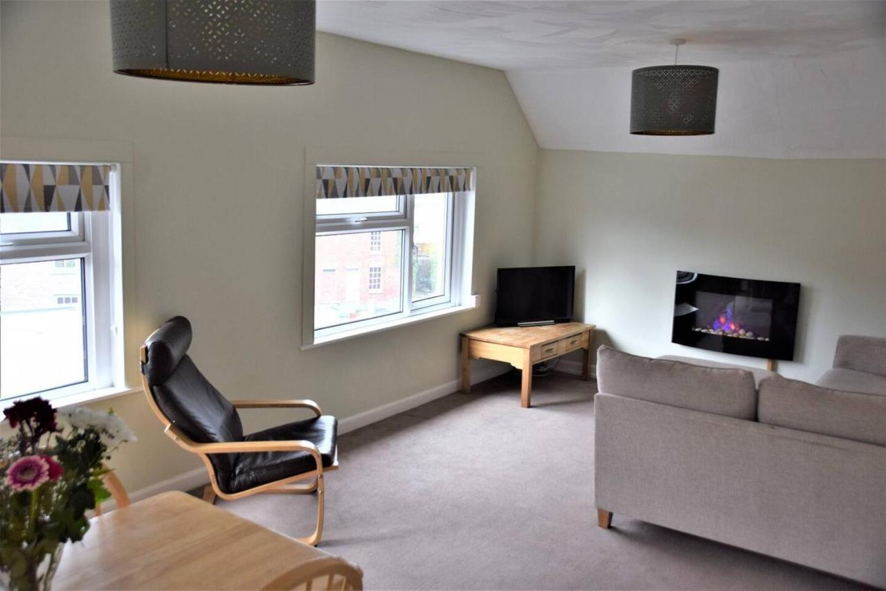 Charming 3-Bed Apartment In Talgarth Powys Brecon Esterno foto