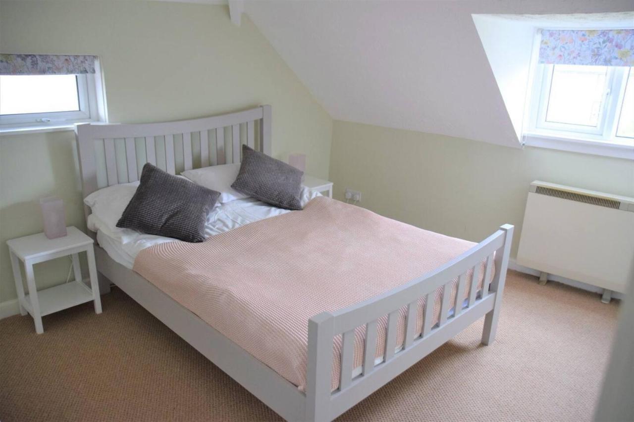Charming 3-Bed Apartment In Talgarth Powys Brecon Esterno foto