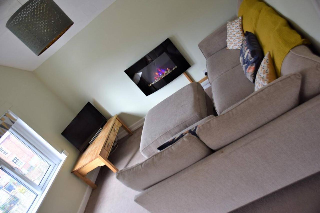 Charming 3-Bed Apartment In Talgarth Powys Brecon Esterno foto