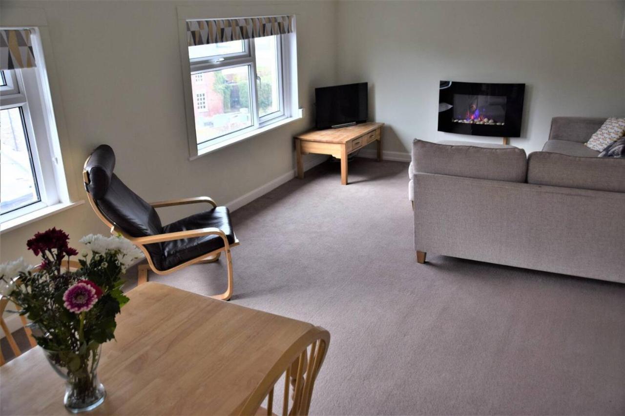 Charming 3-Bed Apartment In Talgarth Powys Brecon Esterno foto